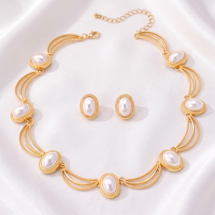 Scalloped Cabochon Necklace & Earring Set