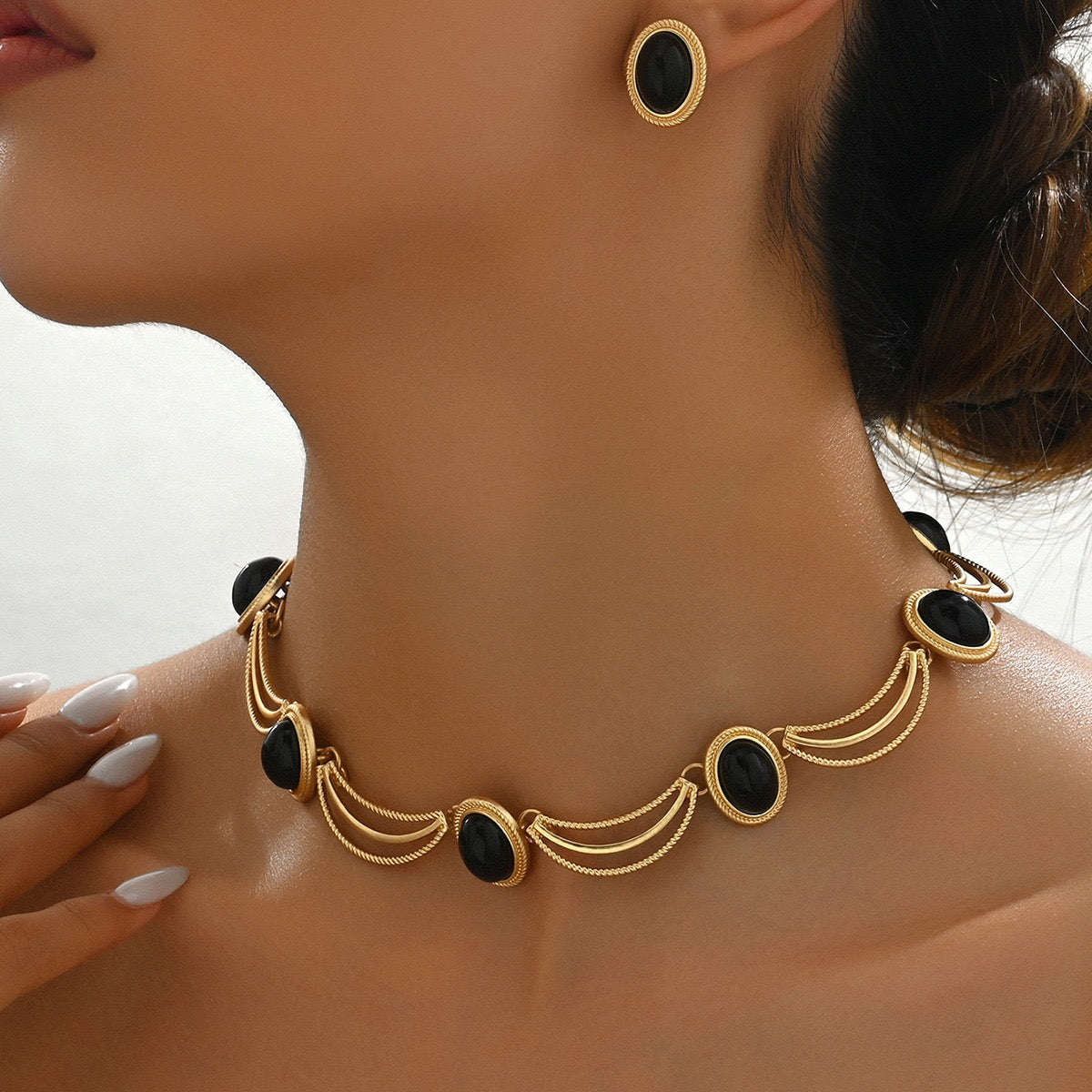 Scalloped Cabochon Necklace & Earring Set